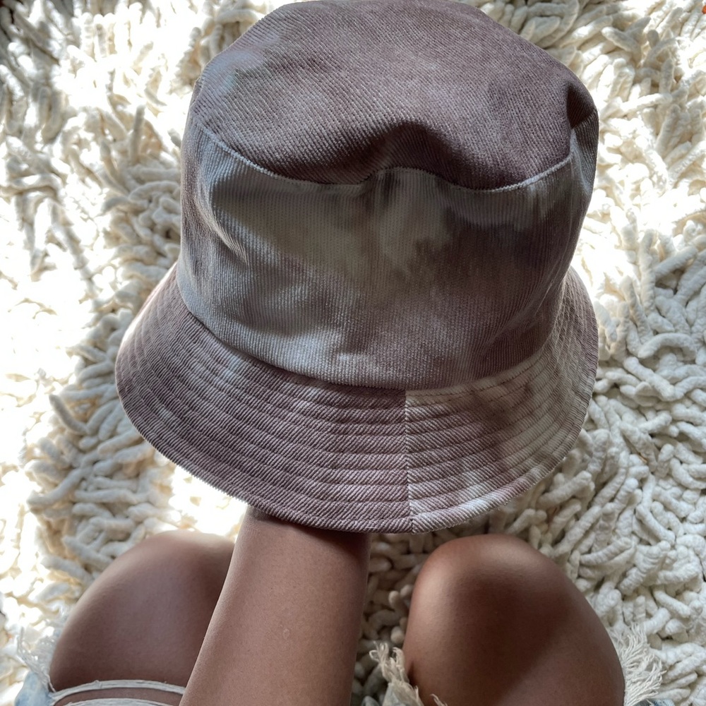 Beige and white tie dye bucket hat